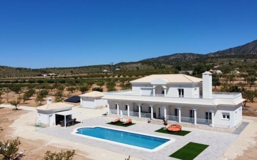 6 Bed Villa for Sale in Pinoso, Murcia