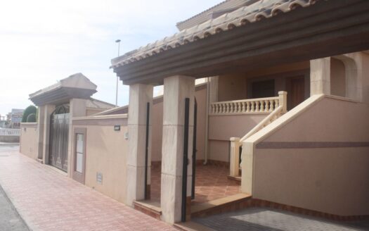 2 Bed Town House for Sale in Torrevieja, Murcia