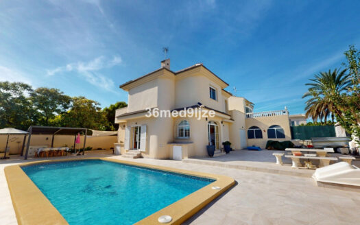 5 Bed House for Sale in Los Narejos, Murcia