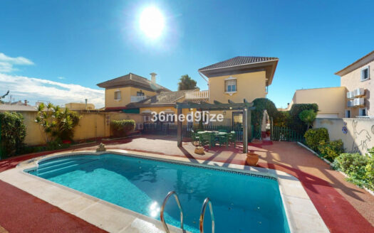 4 Bed House for Sale in Los Alcazares, Murcia