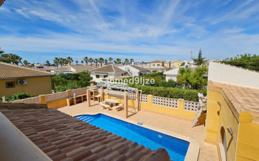 6 Bed House for Sale in Los Alcazares, Murcia